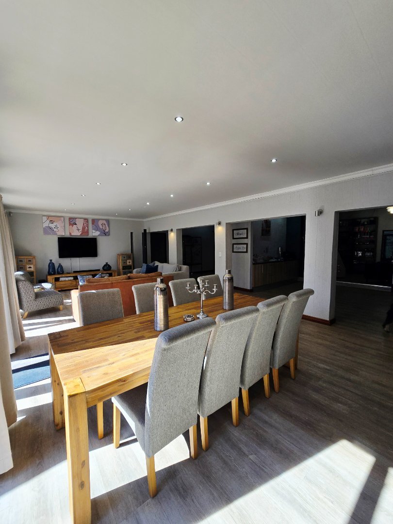 4 Bedroom Property for Sale in Flamwood North West